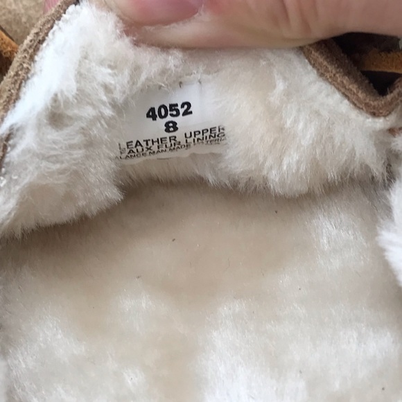 Minnetonka Suede Slippers rubber sole & faux fur 8 - Picture 8 of 8